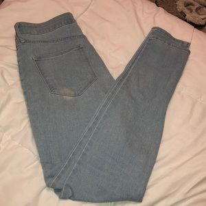HIGH WAISTED DENIM JEANS